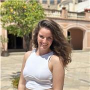 Paciente, colaborativa, comprensiva, disciplinada, amable, educada, práctica, creativa.